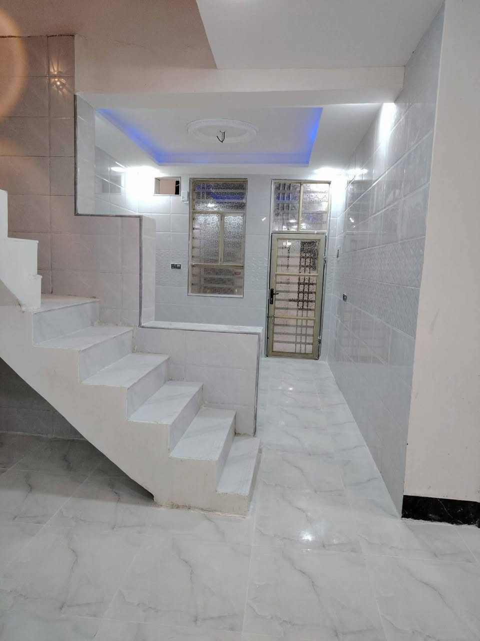 مكتب التساهل    عمود 282ي واتساب***********

#بيت مساحه  150مربعه سعر💵 55💵وبيه مجال 
  م #طابو_زراعي  سند ٢٥
نجف مقابل ملحق قريه لغدير  مباشر مباشر 🤑   

غرفه 2// مطبخ// صاله// استقبال// صحيات خارج وداخل 

كراج

بناء ممتاز// اساس وسقف صب 
طابوق 🧱 جمهوري

كل البيت #سقوف_ثانويه

كل الخدمات موجوده 
مدارس 🏫 سوق #تبليط 

مقابل  قرية الغدير #مكتب التساهل عامود 282بظبط  ‏‏ ‬‏‬‏واتساب عنوان نجف
