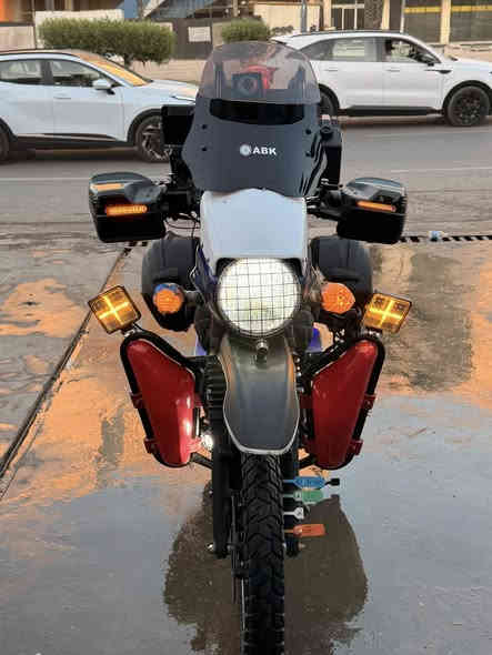 السلام عليكم بوكسر موديل 23نزول شهر 12يعني 24دراجة شوفت عينكم استخدام شخصي لادلفري ولاشغل دراجة برغي ممفتوح بيها بلادي دش كام امامي خلفي سماعات صفاحيات صندوك خلفي +دبات بلاستك فدرالية تحذيرية واقتيات ام الاشارة درع ابو جيوب بلاجكتورات ثنين عل درع عازل حرارة علة طول الصلانصة شاحنة اصليه +جداحة ستاند تلفون دراجة كاملة كفالة عامة محرك وكير 
ماشية 14الف حقيقي تجي تفحص واشوف وتقتنع يلا تاخذ سنوية باسمي مشروع وطني وين متريد نحول عادي 
السعر 3ملاين وبيها مجال كلش قليل حك الجية لااكثر 
للتواصل : ***********
العنوان : بغداد الدولعي او الحرية 
رصيد او واتساب ثنينهن متواجد الخاص مغلق
