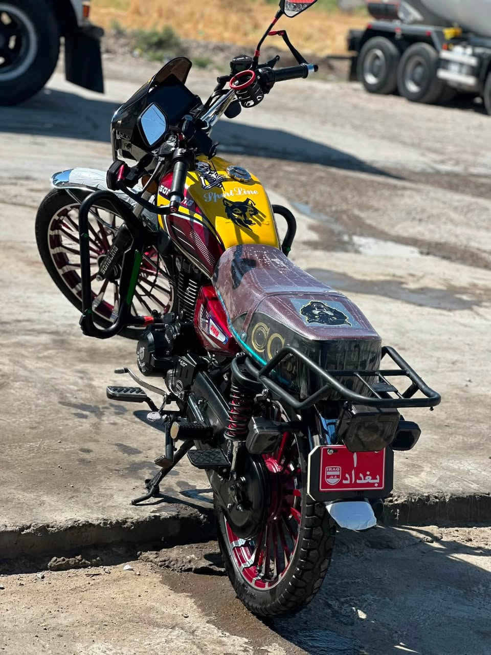 سولنك 26 محرك 200cc دراجه خير من الله وماشيه قليل دهن اليوم بدلته تجي تشغل وتروح مناقصها كلشي بصمه وتشغيل عن بعد وياها ورقه وحده فقط سعرها 900 ومجال قليل او مراوس بسولنك سي بي اف مكاني رمادي شارع 40
***********

