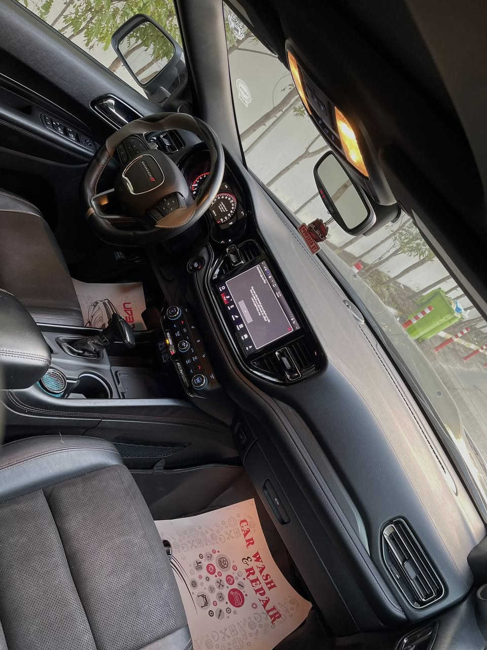 ‎دوج دورانكو ارتي بلاك ادشن
Dodge Durango R/T black edition .
‎الموديل : 2021  . (وارد كندي كلين تايتل) .
‎المحرك : V8 . 5.7L  .
‎العداد : 70 الف  .
‎السعر : 325 ورقه وبيه مجال بسيط
‎رقم دهوك الجديد .
‎المواصفات:  
‎* تحذير النقطة العمياء . 
‎* حساسات امامية وخلفية .
‎* شاحن هاتف لاسلكي (وايرلس ).
‎* فتحة سقف (سلايد) . 
‎* مقاعد من الجلد مع كنتارا الفاخر. 
‎* مقاعد كهربائية مع ذاكرة لحفظ وضعيات الجلوس. 
‎* مقاعد تبريد وتدفئة. 
‎* تدفئة مقود القيادة. 
‎* مقود رياضي مع تحكم كهربائي. 
‎* مصابيح امامية زنون مع LED .
‎* كشافات ضباب LED . 
‎* شاشة 10.1 أنج .
‎* نظام ملاحة (GPS) . 
‎* تشغيل عن بعد . 
‎* ويل قياس 20 أنج . 
‎* صندوق كهربائي . 
‎* بلوتوث تلفون .
‎* محدد سرعة . 
‎* كاميرا خلفية .
‎* كير شفتر ستيرنك .
‎* صف ثالث من المقاعد 7 راكب . 
‎* اطفاء وتشغيل اوتماتيكي Auto start . 
   للاستفسار *********** 
مكان السياره بغداد صليخ ال600
