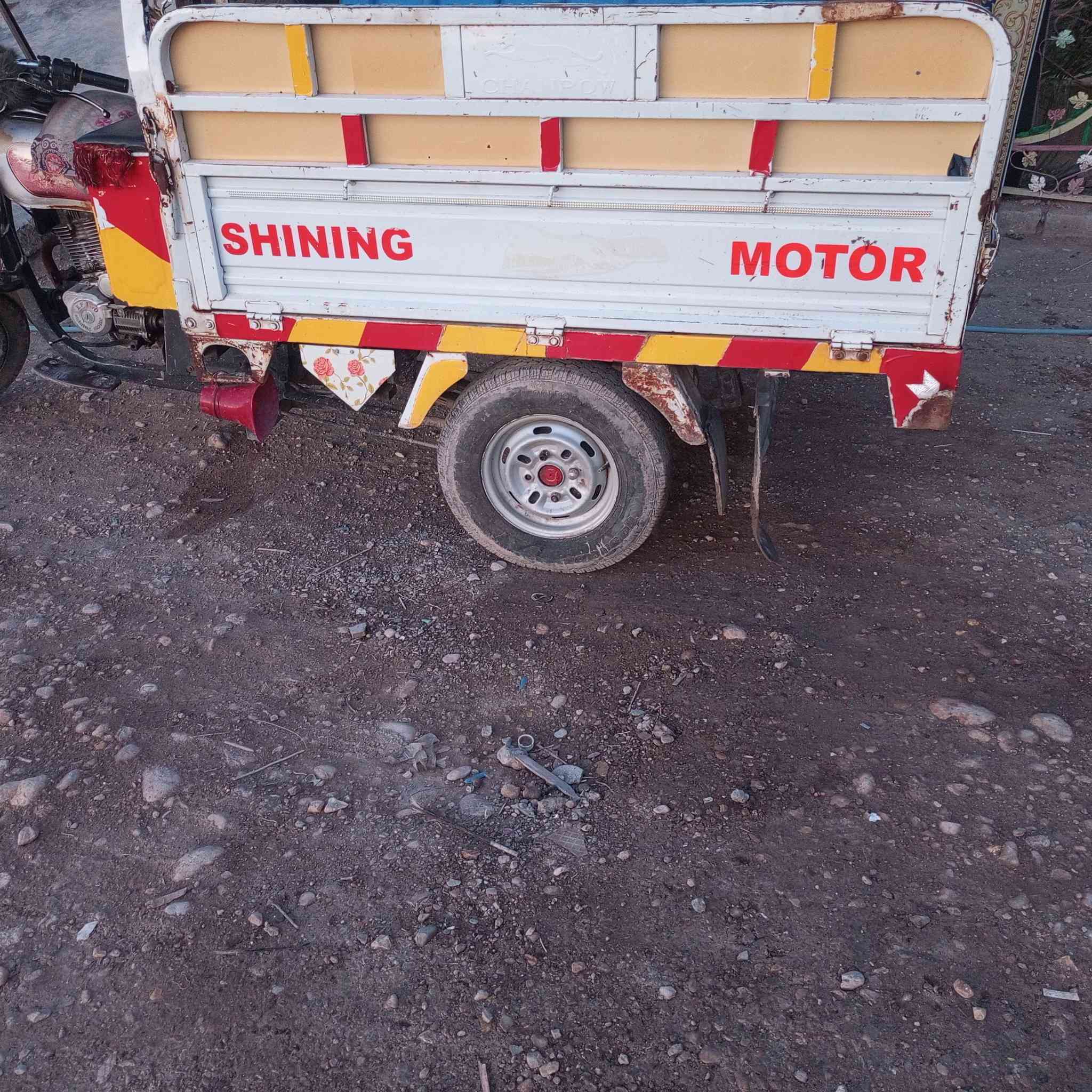 ستوتة 19 محرك 21اوراق اصولي ابيع بدون سقيفة ديالى بلدروز ***********.
