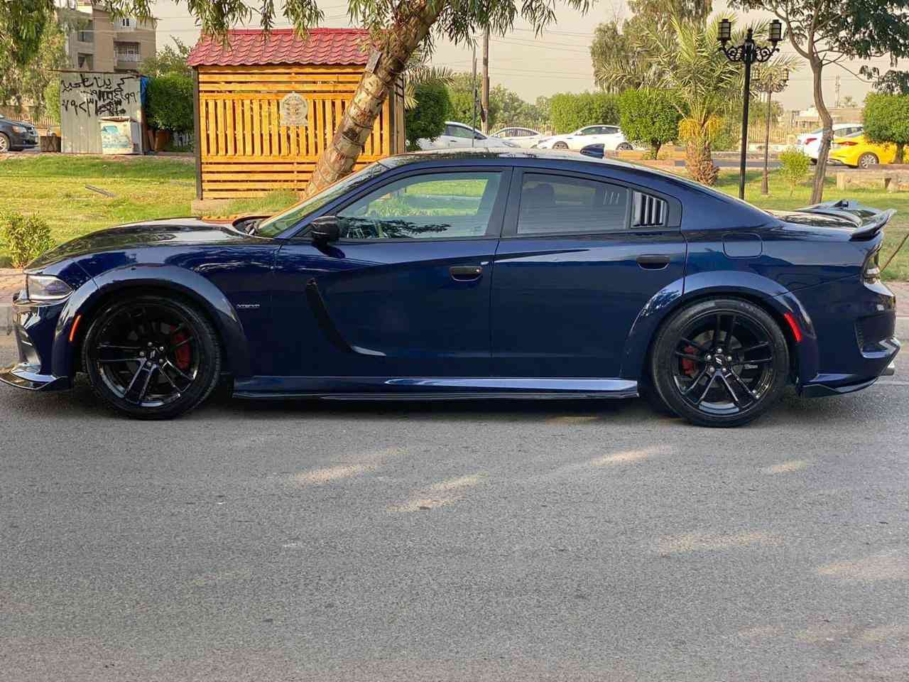 السلام عليكم
تشارجر R/T 2016

وايد بدي لون مميز نيلي شذره فول مواصفات عدا الفتحه 

بجم كبس محدثه كامل srt widebody سيارة جاهزه ع اخر حبه بدون نقص ادامه جديده وتخم تاير وباتري وحداده كله جديد مابيها نقص ولا ملاحظات رقمها بغداد انكليزي بأسمي تحويل مباشر سنوية لل٢٠٣٠

حادثها بيبان جهة الراكب بدون دواخل مبدلات وبيها طخه كلش بسيطه من وره وانصبغ شويه من الصندوق جوه مسطرة البكلايت ع كد شبر بحافه الصندوق
***********
