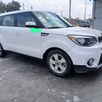 سول موديل 18 وارد امريكي رقم بغداد حادثهة بس بنيد مبدل وبيهة صبغ جاملغ...