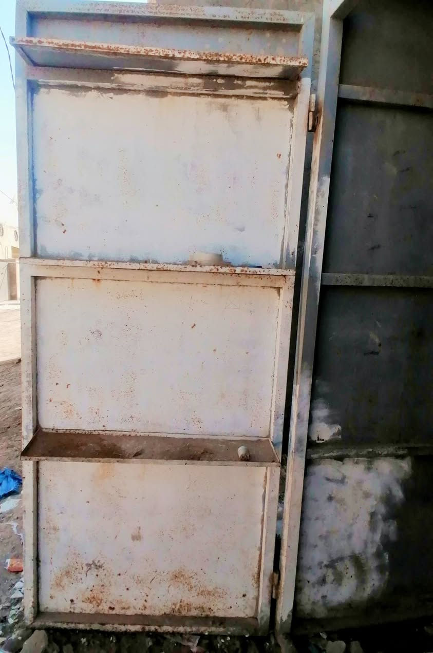 السلام عليكم اخوان كرفان للبيع الطول ٢ العرض ٢ المكان الديوانية قضاء غماس الاستفسار والاتصال على الرقم ***********
