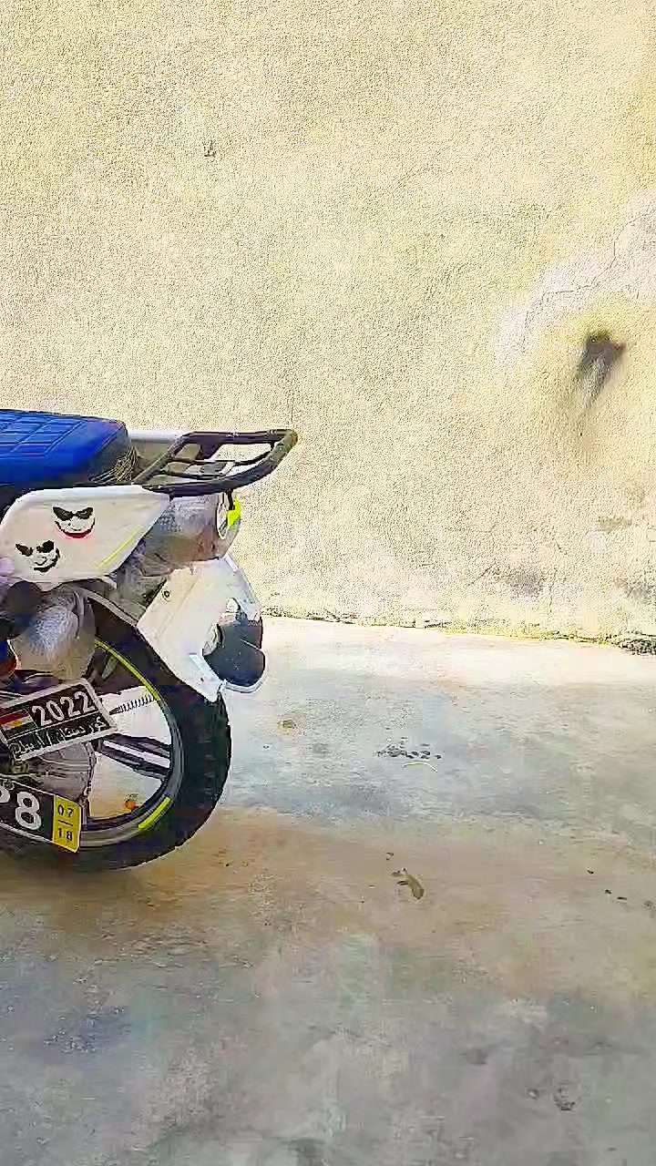 سلام علیکوم عندی ماطور للبیع کهربائیە شغال نگرە سلف  ماطور نامی برو مودیل 2021 لاصرف ولا بخار ماطور محرك کپس نضافە گدام عین سعر 525 بیهە مجال صالنصا کاتم  محرك 5گیر 150cc موشرای لاتعلق  ((رقم ***********))  مکانی🔸کرکوك قضاء داقوق
