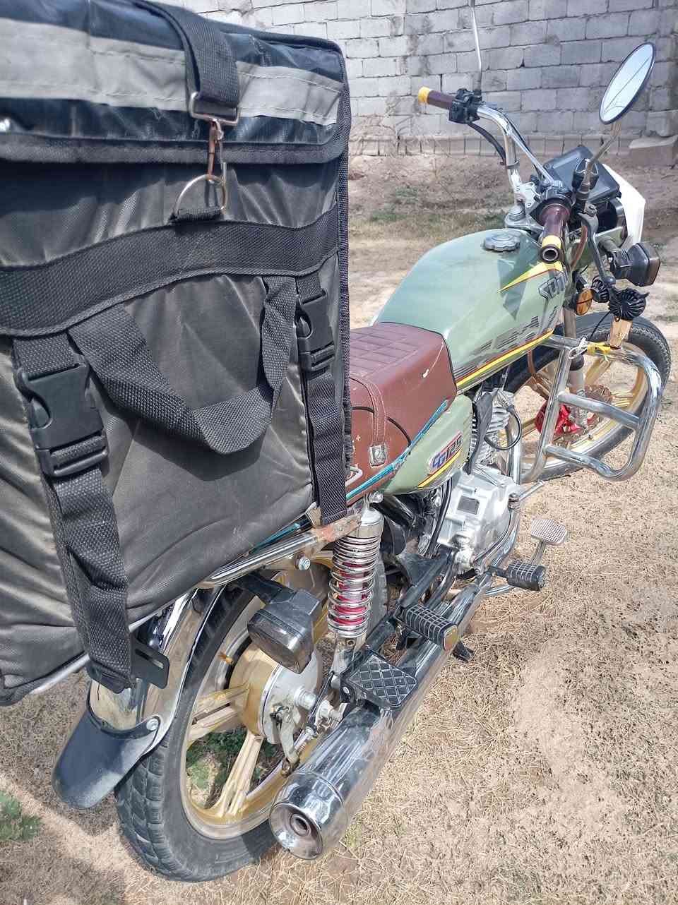 للبيع دراجه سيفان موديل 2024 مكفوله من كلشي كير محرك اوراق موجوده سعر 500وبيها مجال بسيط الي حاب يتواصل ***********واتساب
