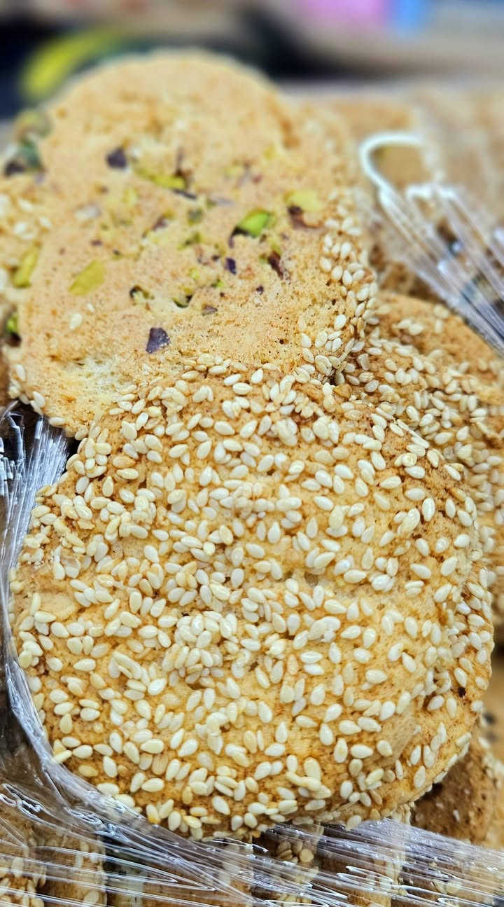 #حلويات #بتفور #كعك تتوفر خدمة توصيل داخل الحلة 
رقم واتساب الطلبات ***********
مول نون الحلة شارع 80 مجاور القبة الذهبية الاستدارة الحادة
