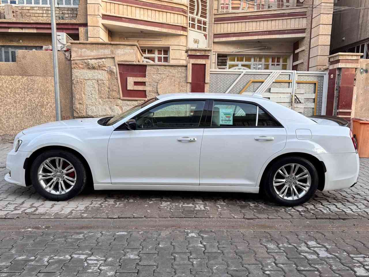 سلام عليكم اوباما للبيع 2018    C300 حادثه جاملغ  خلف السايق بيه كصه فقط بالكفر شي قليل والجاملغ الثاني بيه صبغ  بدون حادث وقبق  الصندوق مبدل بلادي بدون ايرباك البجم كبس بالجاملغ الامامي فقط  مفتوح برغي وصور الحادث مرفوقه السياره استخدام شخصي ومامشتغله خط 
محرك 3600 تو ويل 
ويل مكسيكي 18
شاشه كبيره +كامره 
كير ماوس كشنات جلد اسود ملكي 
تبريد قطعتين ثلج 
ماشيه 195 الف كيلو متر 
ادامه كامله بلكات جدد نوزلات مجول فيت بم فلاتر 
لايت زنون
رقم بغداد انكليزي وهزه جديده 
داخل صاج ملكي اسود 
السعر 200 $
للاستفسار  *********** مكان السياره بغداد بغداد, العراق
