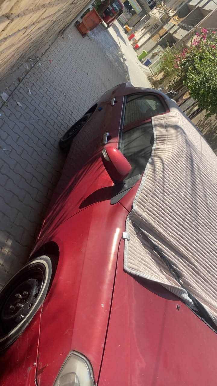 بي واي دي g3 موديل 13
خصوصي ماروني باسمي 
كشرها بي جراد  
بيها صبغ باب سايق
مسويلها إدامة كاملة وكلة بالشركة مال بي واي دي 
داينمو شحن جديد شركة
بور استيرن جديد شركة 
قوايش داينمو وكمبريسر جديدات شركة
باتري جديد باكستاني  
راديتر ماء جديد تلث سراوات شركة مع جوينات
ولف حمامة جديد شركة 
مراوح زوج 
بلكات ومجاول تخم جديد شركة 
عبوة بانزين جديد شركة 
صدر امامي تفصيخ كامل 
مشط استيرن تفصيخ
صدر خلفي جديد شركة دبلات مع لوي 
درايم شفت جهة سايق جديد شركة
بوربرن وفلنجة بوربرن جهة سايق جديدات شركة
دسكات بريك امامي جديدات شركة  
كمبريسر تبريد تفصيخ شادة يعني بس تشحن غاز
حساس آيسي جديد شركة 
حساس ماب سنسر جديد شركة
تخم تاير ابو الخط الأبيض 
دهن وفلتر كير مبدل جديد صيانة كلة بشركة وحتة وصولات مال صيانة مال شركة موجودات بالسيارة 

الله شاهد السيارة صارف عليها كلش هواي وانت تكدر تحسب صرفيات وتشوف شكد مكلفة سعرها ٤٥ وبيها مجال قليل لان محتاج فلوس واريد أبيع السيارة لتكلي شبيها مابيها أكفلك الشغلات الي ذكرتهن بالمنشور بس لان اني مبدلهنً على ايدي
***********
