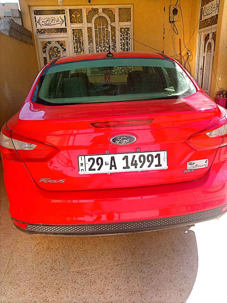 فورد فوكس موديل 12 رغم نكليزي تحويل مباشر  سياره حلوه بيهه طخات بسيطه بدون صبغ  كير ومحرك كورله  تراي وين ميعجبك.  بيهه مواصفات حلو السعر 65 التصال عله رقم ***********
