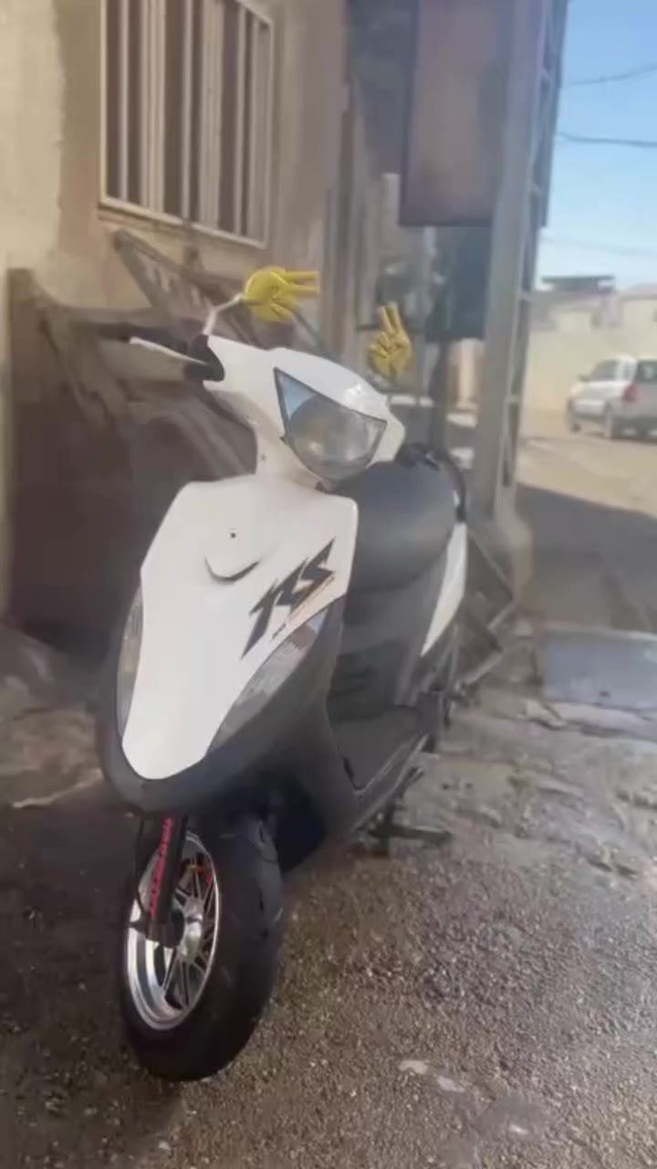 دراجة ماكس عدله 49 بلادي برغي مامفتوح بل مكينه اجيب وياك الف فيتر الدراجه نكره شلعه ومعدل مبدل كفرات فقط وموجوده كفراته سود ختم وياه المكينه بس تعبنات وبيه ويل نجمه السعر 800 وبيه مجال الاتصال *********** وخاص مفتوح بغداد شارع حيفا
