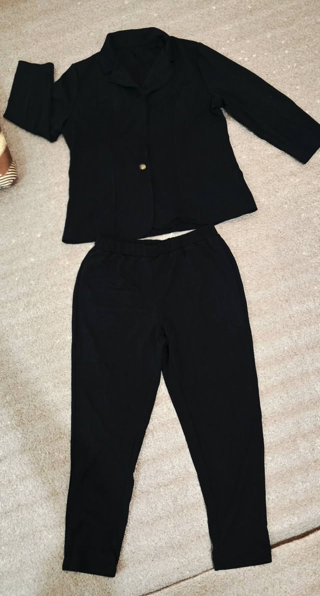 قاط نسائي قياس XL  السعر 12 الف مع التوصيل ***********
