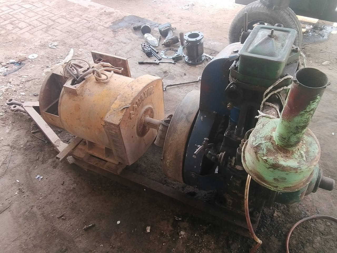 سلام عليكم مولده هنديه نضيفه شغاله جاهزه لاتنقيص ولاتبخير رأس توليد 10كيفي سنكل محرك  10حصان سعر ***********
