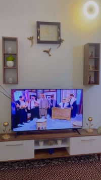 ميز بلازما • نضيف جدا • ٣رفوف