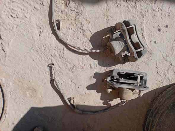 عنبار اصلي حاويه شرط النضافه والشغل ب20 الف
بريشر اصلي شرط الشغل والنضافه ب20 الف
فجوج مال كصه  شرط النضافه ب20 الف
صوندات مال فج شرط النضافه ب5 تالاف الوحده
ويبيعوهن ب20 الف بصناعي الصونده الوحده.
بك لايت اكسنت يرهم منر11 الي 15 سعرهن ب150 اصليات شركه وزيررر *********** مكان دوانيه
