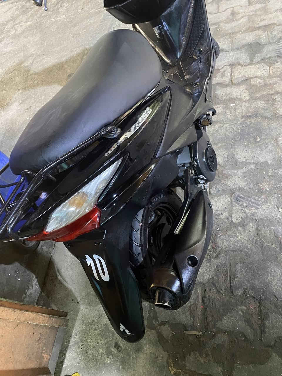 سلام عليكم ادرس حديث. مفتوح. مره وحده. شوفت عينك. دراجه. مثل. بل صوره. عوزه حساس كيلو  متر. دراجه جاهزه عوزه قفل. جنطه. دراجه خير من الله بكان كوت واسط. الشرقية ***********سعر 450بيه مجال
