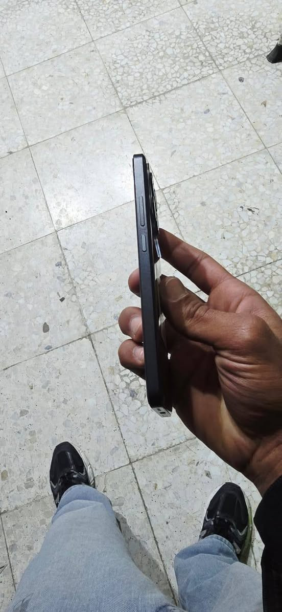 السلام عليكم متوفر بوكو X6 pro 5G مكفول نضافه 100% زلغ مابيه وياه شاحنته الاصليه 67 واط 
ذاكره 512
عشوائيه 12
السعر 275 قفل قفل 
مكاني المجر الكبير ***********
