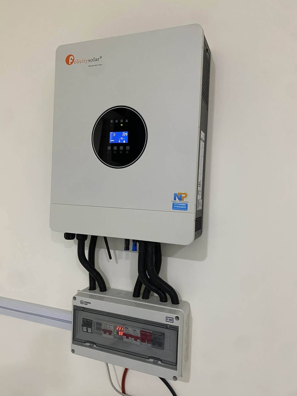 ☀️⚡ منظومة طاقة شمسية متكاملة… قوة وأمان بأداء عالي! ⚡☀️
🔧 تنفيذ احترافي وفق المعايير والقياسات الهندسية المعتمدة لضمان أفضل كفاءة وتشغيل آمن.
🔋 مكونات المنظومة:
🔹 انفيرتر فليستي 8 كيلو واط
🔹 بطارية ليثيوم 15 كيلو واط
🔹 ألواح شمسية عدد 10 ☀️
🔹 كومباينر بوكس متكامل حماية وتحكم أمبير ⚙️
🔹 أسلاك توصيل ضمن المواصفات الهندسية
⚡ تجهيز المنزل بقدرة 15 أمبير مستقرة
✅ حماية عالية
✅ أداء ثابت
✅ طاقة نظيفة وآمنة
✨ استثمر بالطاقة الشمسية… وخلي كهرباء بيتك مضمونة ✨
#طاقة_شمسية #منظومة_شمسية #فليستي #بطاريات_ليثيوم #كهرباء_مستمرة #طاقة_نظيفة #SolarEnergy #ديالى 
#بعقوبة


**إذا كنت صاحب هذا الإعلان وتريد حذفه لأي سبب، رجاءا أرسل رسالة إلى الدعم الفني**