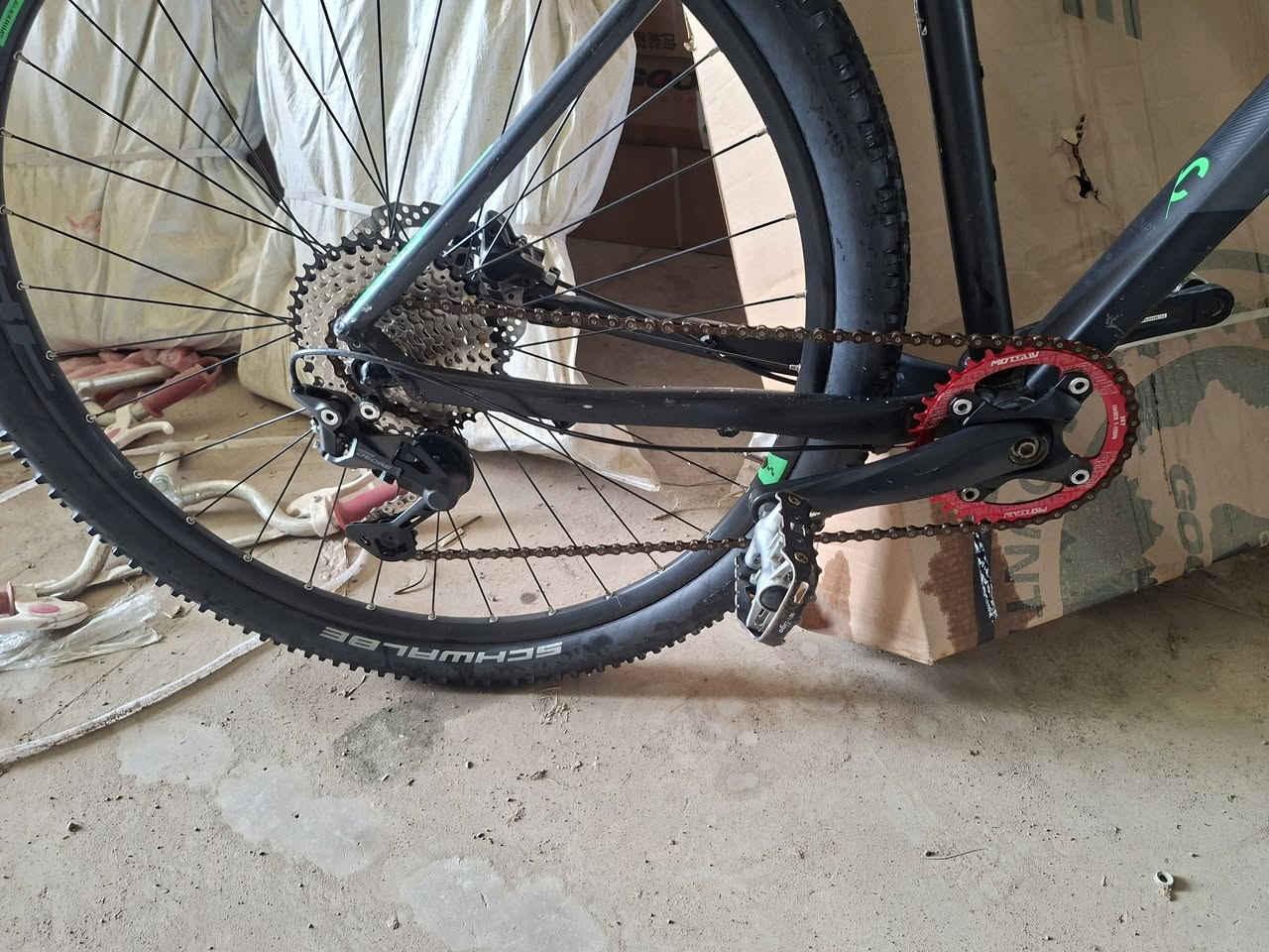 دراجه حجم 29
براند المان cube 
قياس فريم L
 بريكات دهن عيملاق شيمانو MT200 
 نظام گير 10 
گروب سيت كامل شيمانو deore 4100
وزن ريشه 
لون حلو 
عنوان اربيل سوق باسكيلات مقابل گراج سلام 
متوفر توصيل كافه لكل محافظات عيراق 
واتساب موجود *********** 
كومينت ماي جواب بنسبة سعر  اذا اشتري خابرني علي واتساب 
بنسبة سعر490 دولار نهايه 
👆👆👆👆👆👆👆👆
