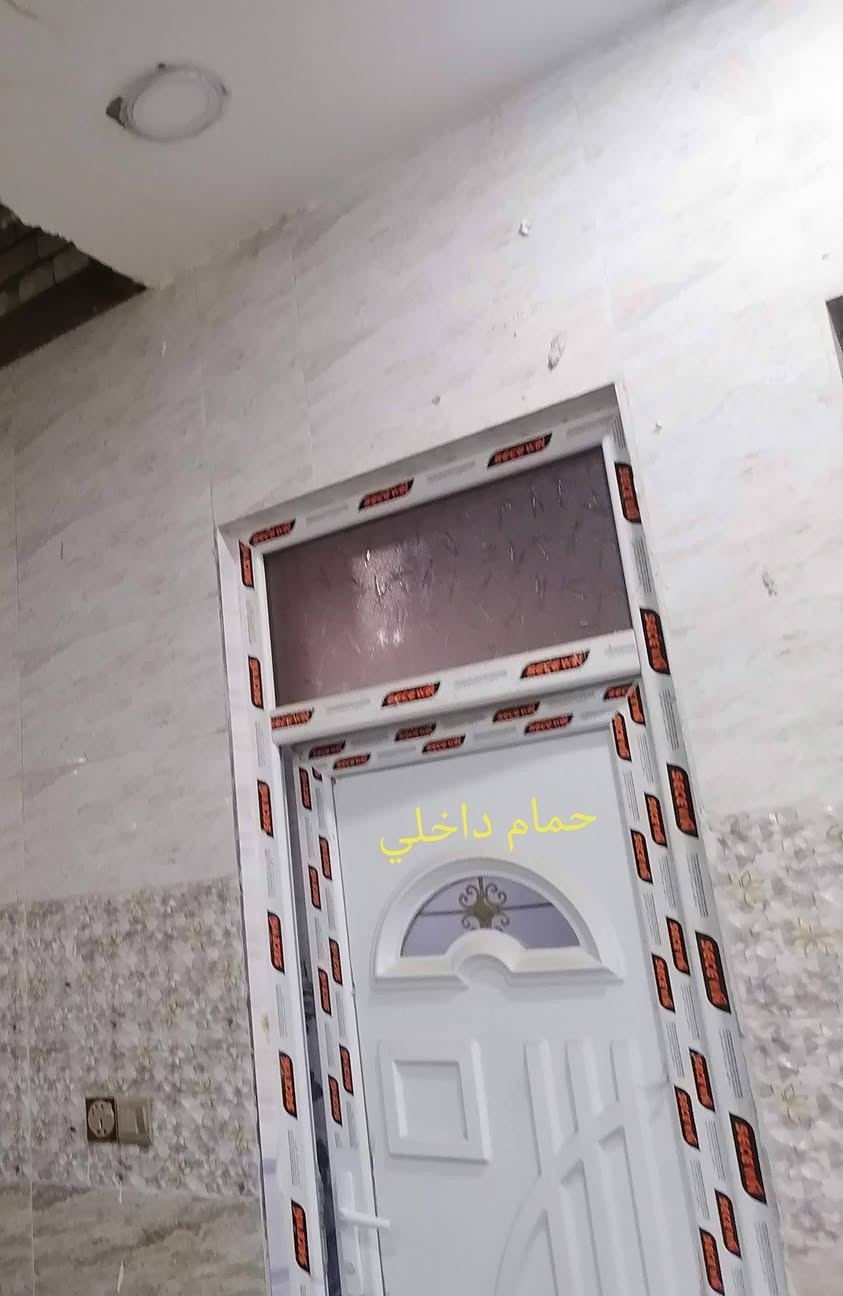 اللهم صلي على محمد وآل محمد السلام عليكم بيت للبيع مساحه 100م 10×10 ركن طابو زراعي سند 25. طابقين الأول استقبال +غرفه + مطبخ مفتوح عل صاله + ترك +حمام مشترك + الطابق الثاني غرفتين +حمام مشترك البناء طابوك عده البيتونه بلوك مسكفه سندويش الزعفرانيه الامانه الفرع الي مقابل أسواق الامانه نهايته شارع تبليط عل يسار ركن  قريب عله شيخ مناف سعر 108 بي مجال اتصال الرجاء تفاصيل أكثر اتصل بخدمتك *********** شراي تعال شوف بعينك بخدمتك
