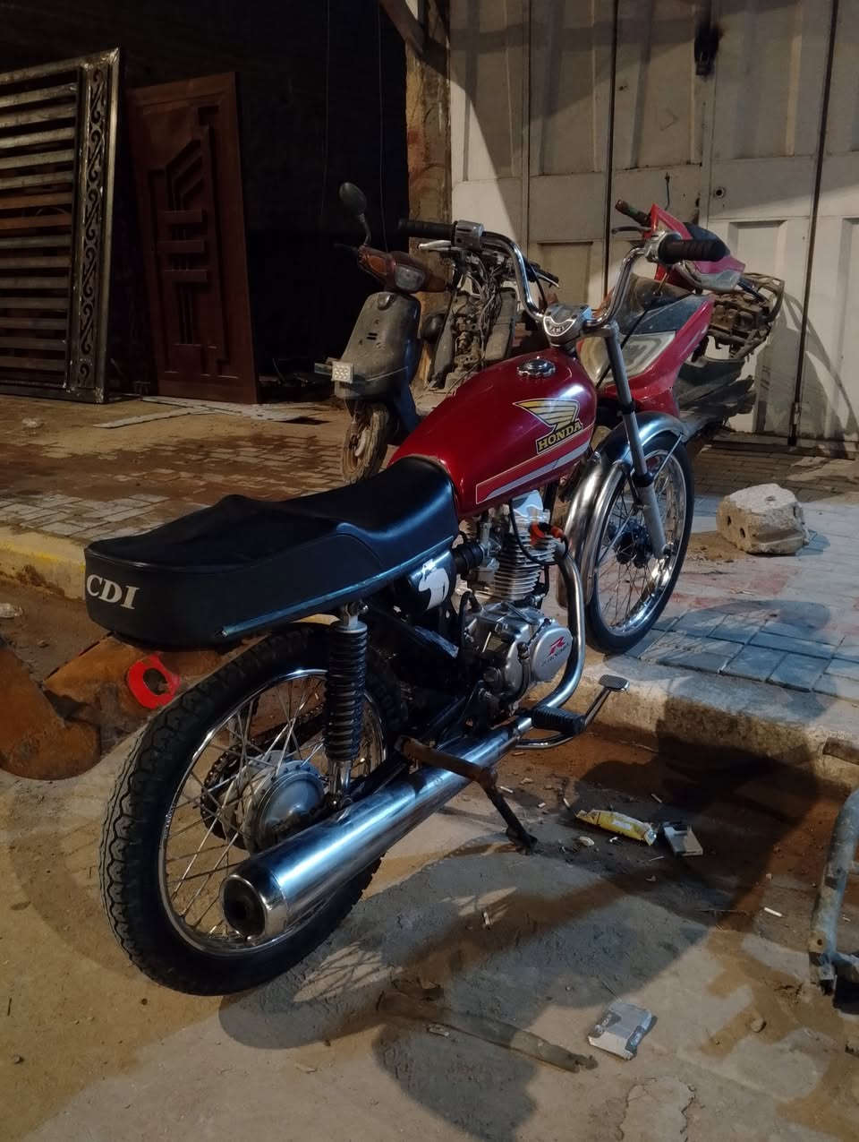 اربعه كير رابيدو اوراق شاصي 18 بدون بليتهه اوراق اصولي 7 اوراق ورقم شاصي وتعمير 25 سعر 750 بيه مجال او مراوس حسب قناعه اوراق ***********
