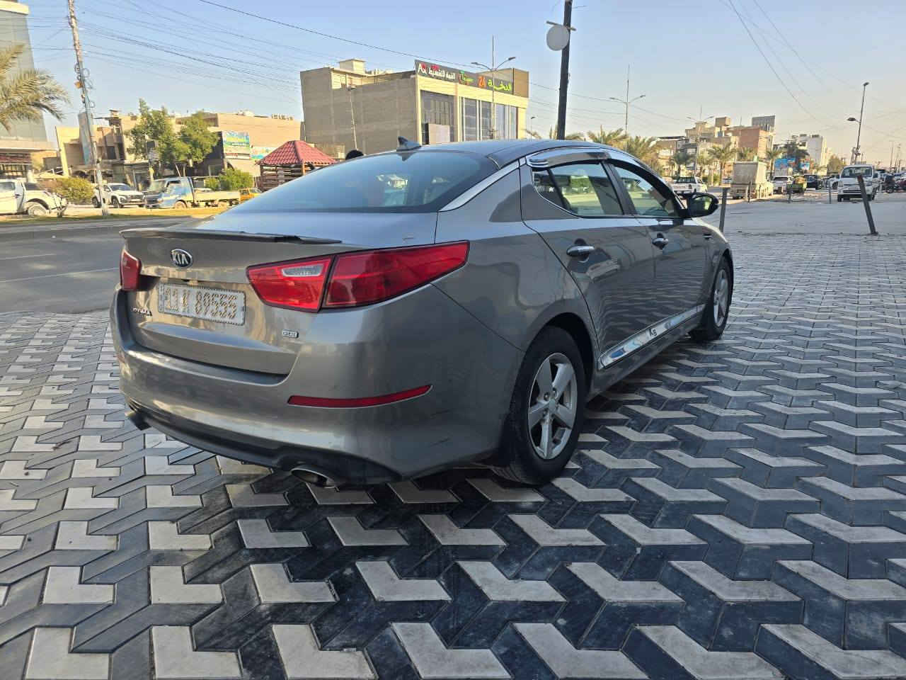 سلام عليكم
كيا اوبتما موديل ٢٠١٥ امريكي 
حادثها جاملغ وبنيد بدون دواخل 
الهلال مال جاملغات مصبوغه 
السياره داخل بيجي 
شاشه تحكم ستيرن جهتين 
جلد 
مكينه ٢٤٠٠ جي دي اي 
لايت زنون 
ويل كب 
السياره رقم مميز بغداد ب اسمي 
ماشيه ٩٨ 
السياره جاهزه ع اخر حبايه 
السعر ١١٢ وبيها مجال بسيط 
***********
مكان السياره بغداد 
غير متواجد ع فيس
