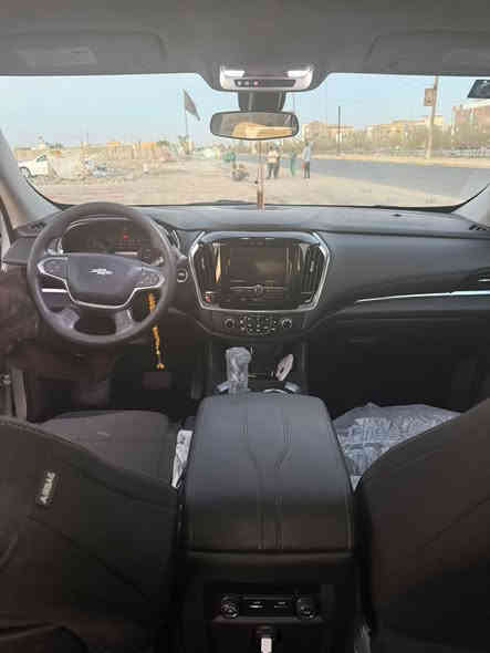 ⭐️ للبيع: شيفروليه ترافيرس 2021 

• الموديل: شيفروليه ترافيرس
 (Chevrolet Traverse) 2021 ✨

• المحرك: 3600 سي سي (قوي واقتصادي) ⛽️

• ناقل الحركة: قير 9 سرعات ⚙️

• اللون: سلفر (فضي) 🩶

🛡️ المواصفات والمميزات الحديثة:

• الدخول الذكي: 4 بصمات على الأبواب + بصمة تشغيل 🔑

• السعة: 7 ركاب (مقاعد عائلية واسعة)👨‍👩‍👧‍👦

• التكنولوجيا: شاشة كبيرة، ميزة التعرف على الأعطال في السيارة 🖥️

📍 الحالة والأوراق الرسمية:

• المسافة المقطوعة: 123,000 كيلومتر 🛣️

• حالة الضرر:
• ضربة أمامية بسيطة في أمريكا (مُصلحة).
• التصليح كان بارد (سحب بدون صبغ) مع تبديل للبنيد (غطاء المحرك) فقط.

• الترقيم: رقم بصرة دولي (جديد) 🇮🇶

• الملكية: باسم صاحب السيارة مباشرة (تحويل فوري).
💰 السعر والتواصل:

• السعر المطلوب: 230 ورقة ($23,000) 💸

• ملاحظة السعر: يوجد مجال للتفاوض عند الاتصال 🤝.
📞 للتواصل والاستفسار، يرجى الاتصال على الرقم التالي:
*********** 📞
