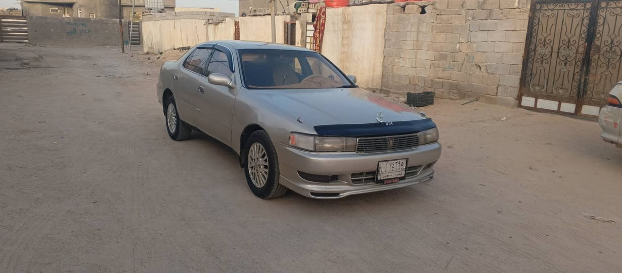 السلام عليكم سيارة كرستة نفخ للبيع موديل 92 مكفولة كص ونقل وضربة مكينة وكير ثنين ونص جديد تبريد ثلج رقم البصرة /أ/ مشروع وطني لي 26 حدادة طخم تاير جديد كهربائيات كلها شغالة السعر 42 وفيها مجال مكان السيارة البصرة سفوان رقم صاحب السيارة ***********

