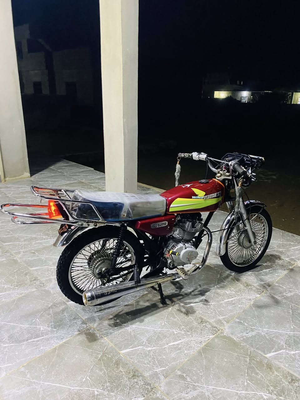 ماطور 2018 كلشي بي جديد وكلشي شغال ماطور خير من الله نضافة كدام العين يرهم بيع ويرهم مراوس السعر 325 جماعه امسح المنشور لا تعلقون عفيه لان مسحت 4 منشورات ومحد جاني 😂👍🏽"


**إذا كنت صاحب هذا الإعلان وتريد حذفه لأي سبب، رجاءا أرسل رسالة إلى الدعم الفني**