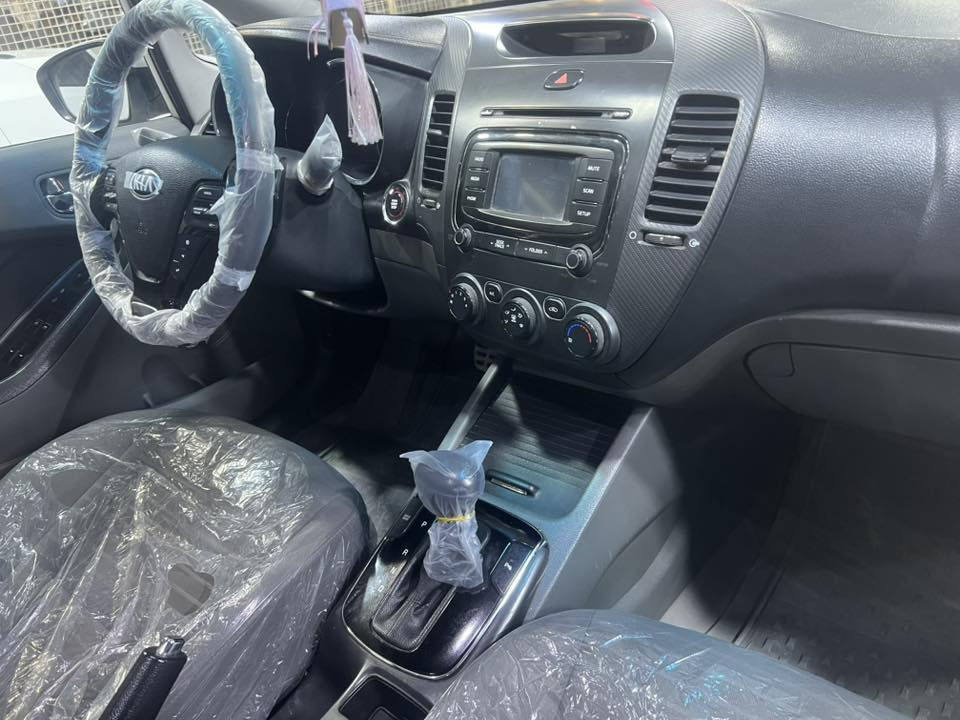 سلام عليكم

سياره سيراتو 2017 وارد خليجي  رقم بغداد أنكليزي  محرك 1600مكفوله  من الصبغ والتبديل والفتح  فووول مواصفات بصمه أبواب ، ليد امامي، ليد خلفي ،حساس امامي ،حساس خلفي، مري شفط ،٥ ويل كب ، تبريد خلفي، ٣ وضعيات قياده،كاميرا اصليه، شاشه لمس فول تحكم ستيرن.
السعر ١٤٧
المكان : النجف
رقم صاحب السياره مباشر ***********
