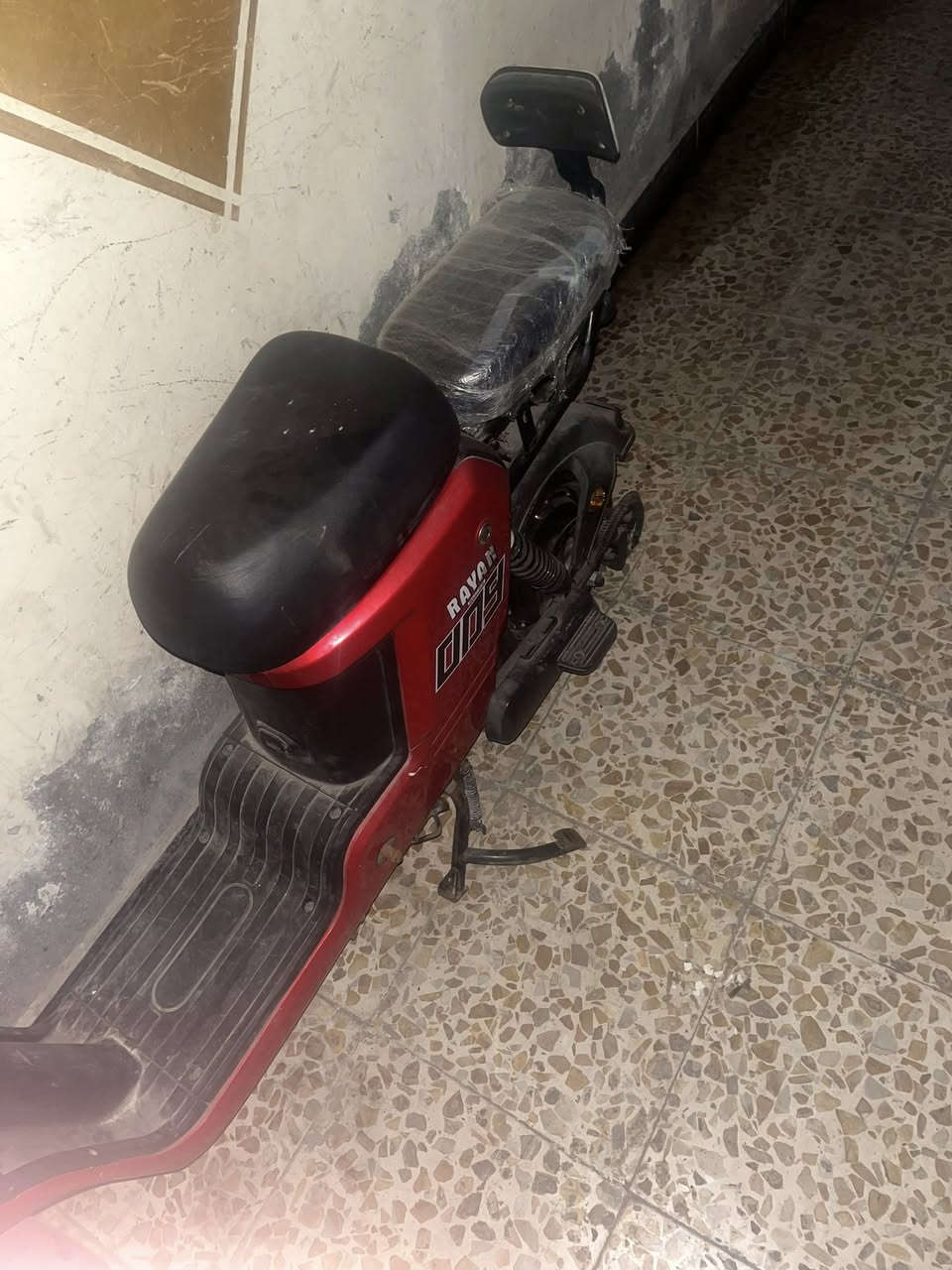 السلام عليكم متوفر دراجه شحن متروكه نضيفه كلش  بس باتريات مابيه  للاستفسار ***********
