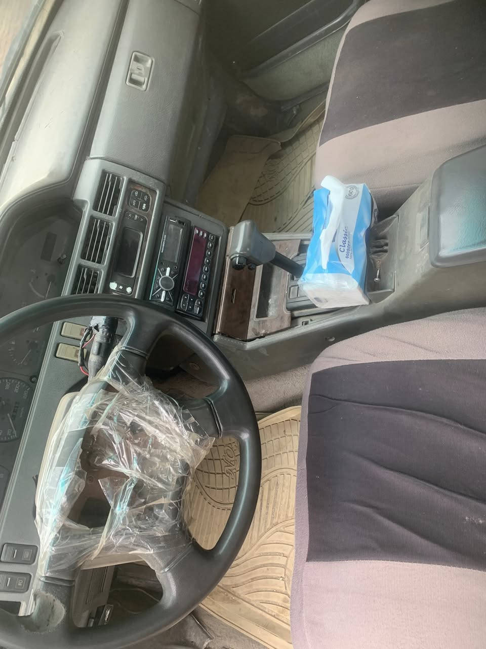 السلام عليكم كيا بونتيشا 1994 كير اوتو تخم تاير  تبريد شغال كهربائيات شغاله باتري جديد محرك بلاد مسكر سنويه لحد الشهر التاسع تسقط تحويل مباشر المحرك يبخر ويصرف
السعر 15 وبيها مجال عنوان ديالى شهربان ***********
