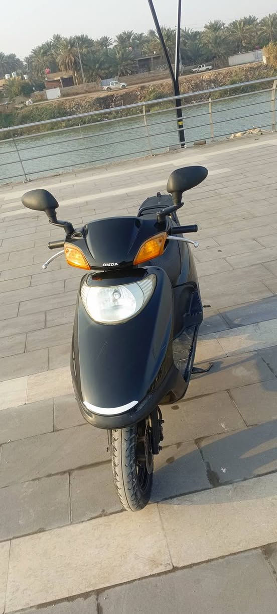 سلام عليكم 
سبيسي ياباني
دراجه نضيفه كلش
المكينه مفتوحه ناعمه كلش
 كهربائيّة كله شغاله نكره سلف 
كفرات كله مختم 
دراجه كامله خير من الله 
سعر // 600 وبيه مجال 
عنوان// واسط قضاء الحي
رقم // *********** بي واتساب
