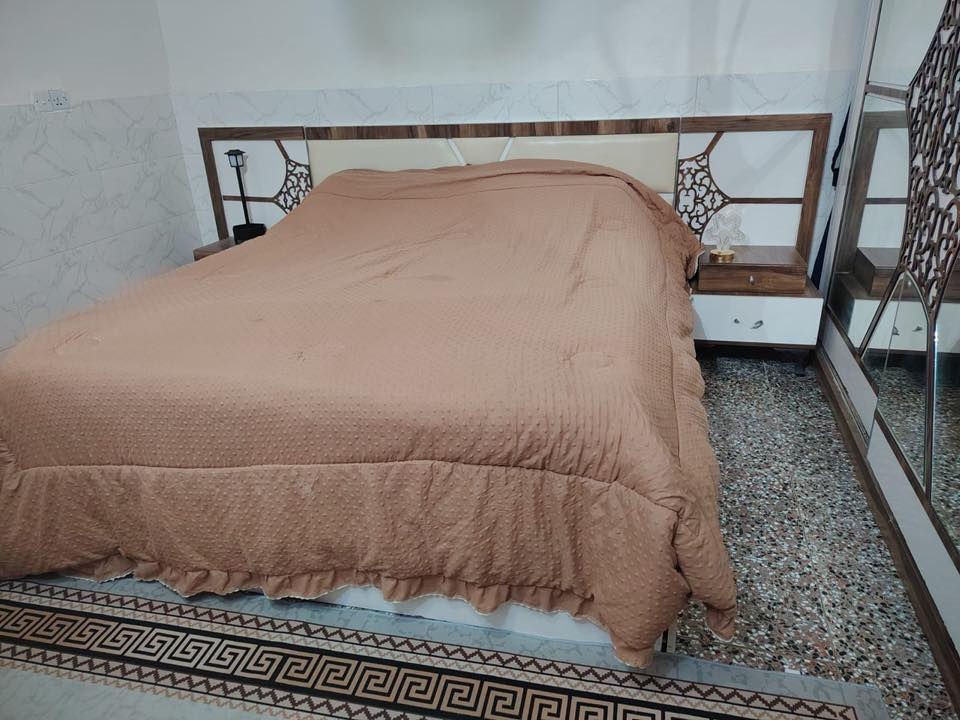 ***********غرفة مابيهة اي ضرر فقط تبديل سجج للميز تواليت  عنوان الخطيب الزراعي ب300
