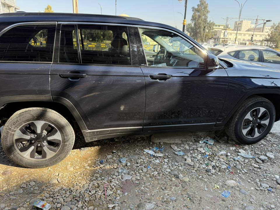 مستعجل على بيع جيب كراند شيروكي هايبرد موديل 24 الون نيلي بيها صبغ جاملغ امامي وتبديل ابوب اثنين نفس الون ماشيه 29 الف ايرباك راجع ستتم بدون رقم تترقم شمالي فقط بشرط من الدعاميه للدعاميه الأتصال ***********
