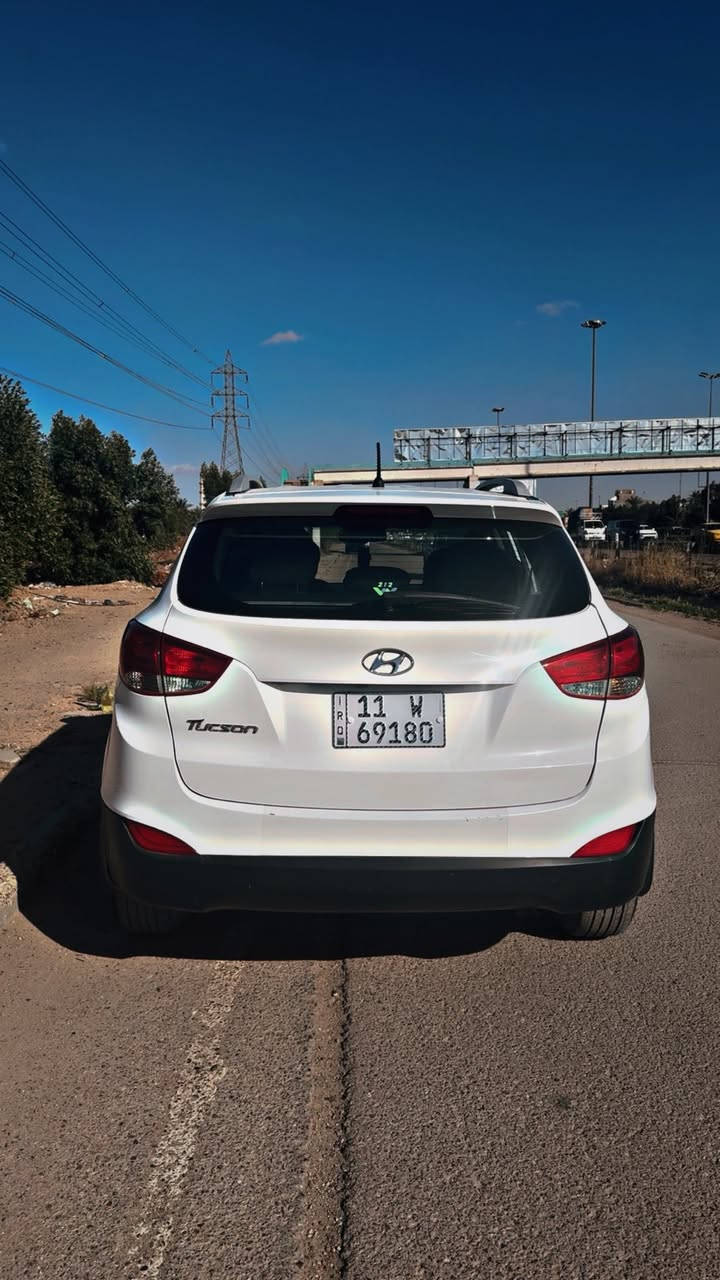 السلام عليكم 

للبيع توسان موديل 16 
خليجي مكفوله من التبديل والصبغ البارد والتكحيل 
السياره الحمدلله بالواقع احلى من الصور  

السعر 162 وبيها مجال بسيط بغداد الغزاليه ***********
