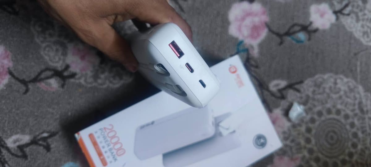 باوربانك 20 الف مللي امبير  عصلي 2 كبل
120 وات سعر 20 مع توصيل


**إذا كنت صاحب هذا الإعلان وتريد حذفه لأي سبب، رجاءا أرسل رسالة إلى الدعم الفني**