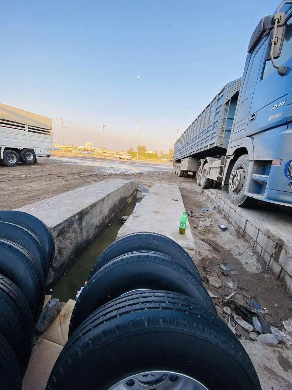 السلام عليكم للبيع حجم 225/85/16 برجستون ياباني مديل 25 سعر الزوج 275$دولار   ***********
