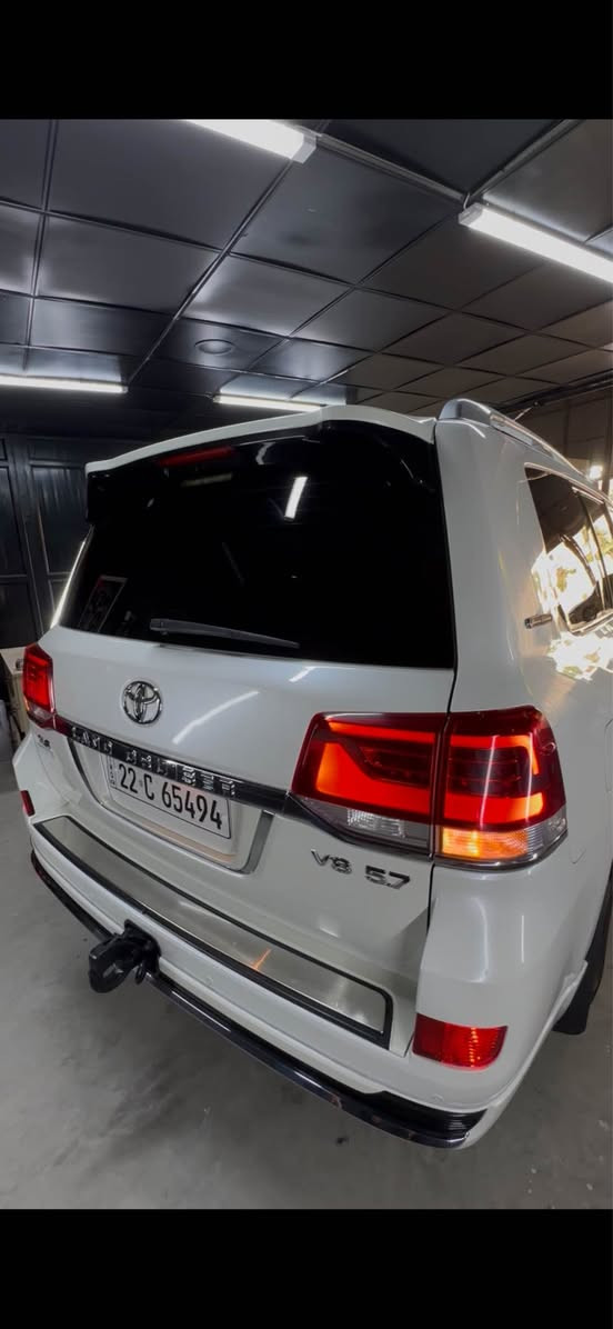 LANDCRUSIER  
مۆدێل : 2016
مواسەفات VXS 
مواسەفات لێگزز مەکینە 8 پستن 5.7
ماوەی ڕۆیشتنی 150 هەزار کیلۆمەتر 
بەبێ سبوغە تەنها 2 جێ تەحدیلی گچکەی هەیە 
نرخی 450 وەڕەقە 
بۆ پەیوەندی کردن : *********** سوران, أربيل
