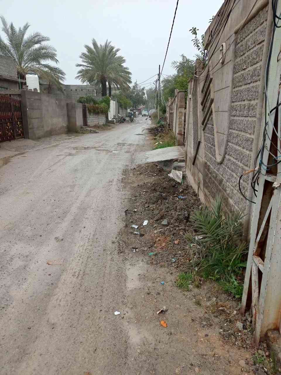 السلام عليكم بيت بناء حديث المساحه ٣٠٠ متر يحتوي ع غرفتين نوم وستقبال وهول  + مطبخ ويشمل محلات عدد ٢ ويشمل حديقه مساحتها ١٧٥ متر  موقع ديالى جسر خرنابات شتال


**إذا كنت صاحب هذا الإعلان وتريد حذفه لأي سبب، رجاءا أرسل رسالة إلى الدعم الفني**