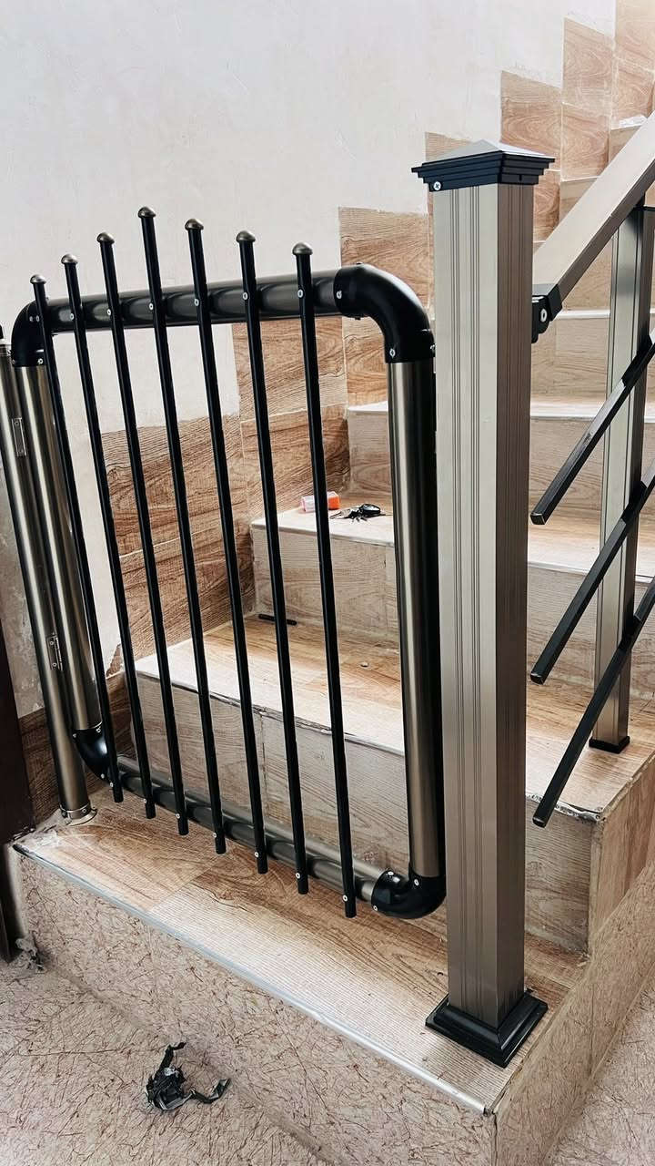 أعمالنا مستمرة ومتواصلة 😊⚒️🏠
جانب من أعمالنا  في ناحية العباسي/ في منزل الأستاذ فاضل والف مبروك لأصحاب الدار🌹

تم تجهيز المنزل بمحجر درج  بوري مربع مواد تركية💯💯
❎السعر مناسب جداً

❎يتميز بالمتانة

❎مقاومة عالية ضد الصدأ

متوفر لدينا كل أنواع المحجرات بكافة الألوان والأشكال 
مربع ودائري وكذلك الجام والملكي والحديد كلاسك 
دقة وضمان في العمل والمواد
الأسعار مناسبة جداً وتنافسية. وبنظامي القسط والنقد

شعارنا الدقة والأتقان في العمل💪
للأستفسار

***********

 *********** واتساب

