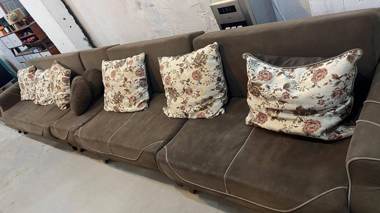 اللهم صل على محمد وآل محمد
عرض خاص – مجمع الهادي للأثاث 🔥
تخم ديوان موديل جديد وفخم ✨
تصميم عصري يضيف فخامة للبيت ومريح جداً بالجلوس.
✔️ قماش قوي وجودة عالية
✔️ مناسب للصالات والدواوين
✔️ تشطيب مرتب وشكل راقي
💰 الأسعار : من250 ألف الى 900 الف وأيضا يوجد ضمان لمدة 5 سنوات


**إذا كنت صاحب هذا الإعلان وتريد حذفه لأي سبب، رجاءا أرسل رسالة إلى الدعم الفني**