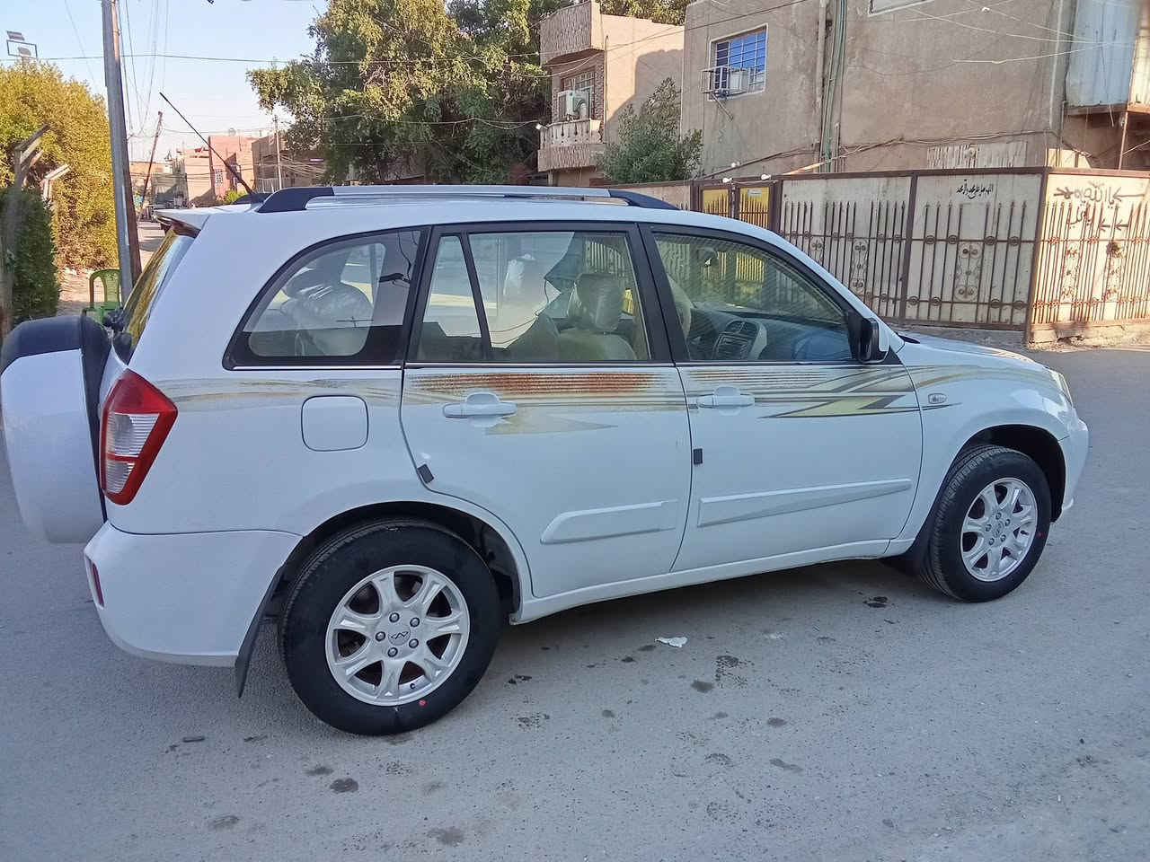 سلام عليكم
تيكو 2012
رقم بغداد الجديد بسمي 
سياره مكفوله من ضربه والصبغ والتبديل 
مكينه كير مكفولات 
تخم تاير جديد 
صدر جديد 
سياره استخدام شخصي 
السعر 66
المكان بغداد 
رقم ***********
