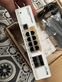 ميكروتيك • ٤ بورت SFP+ • ٨ بورت باور