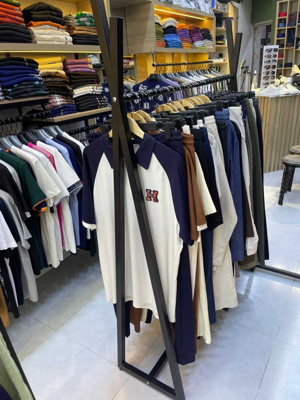 ديكور معروض للبيع ولستاند هم للبيع لل استفسار ***********
