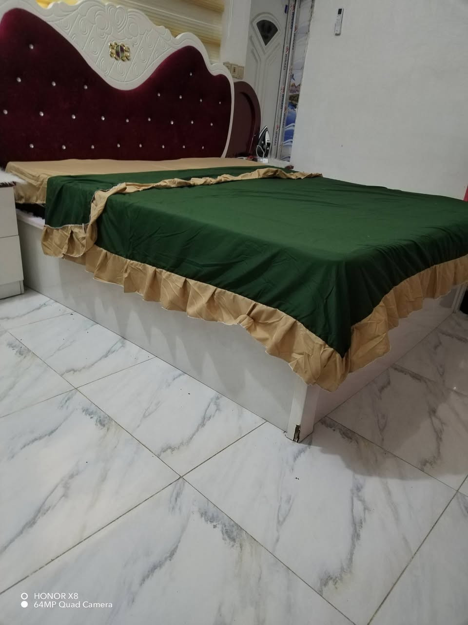 دار للبيع في حي الجامعه الزراعي نهاية شارع عشرين قربت أسواق الجوهره المساحه ٢٠٠ متر بناء درجه ممتازه البيت بناء طابوكه السقف كونكريت مسلح
يحتوي على
غرفتين وصاله
وبراني
مطبح حار وبارد 
حمامات عدد ٣
تواليت داخليه وخارجيه  عدد ٢
استفسار أكثر الاتصال على الرقم *********** او *********** واتساب متوفر
