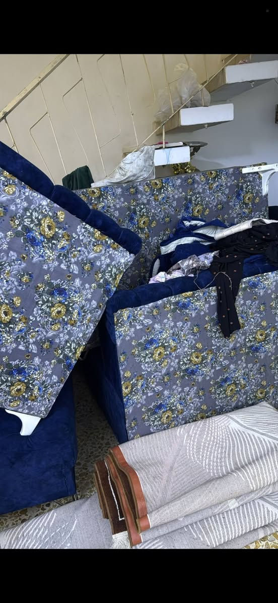 ديوان 10 مقاعدعراقي شغل اربيل نظيف كلش سبب بيع ضيق مكان سعره 325 وبي مجال مكاني الغزاليه *********** وتساب
