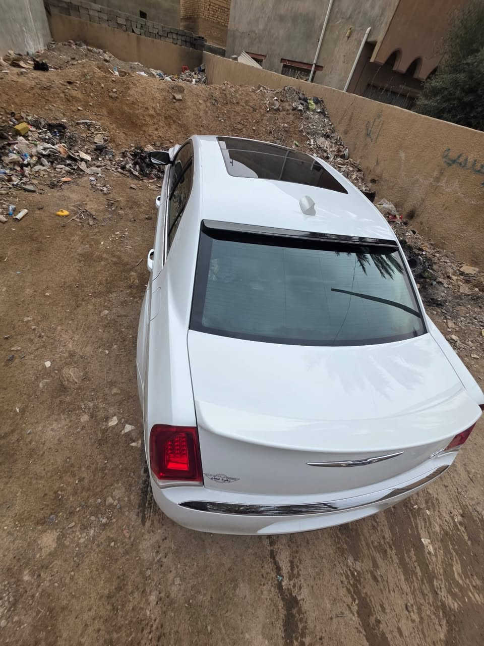 السلام عليكم
كرايسلر اوباما 2018  c300 كنديه كفاله عامه 

ماشيه 80 ميل قابل للزياده

بنوراما جلد شاشه جبيره فول مواصفات 

السعر 278 بيها مجال بسيط

مكانها اربيل او ديالى 

***********
