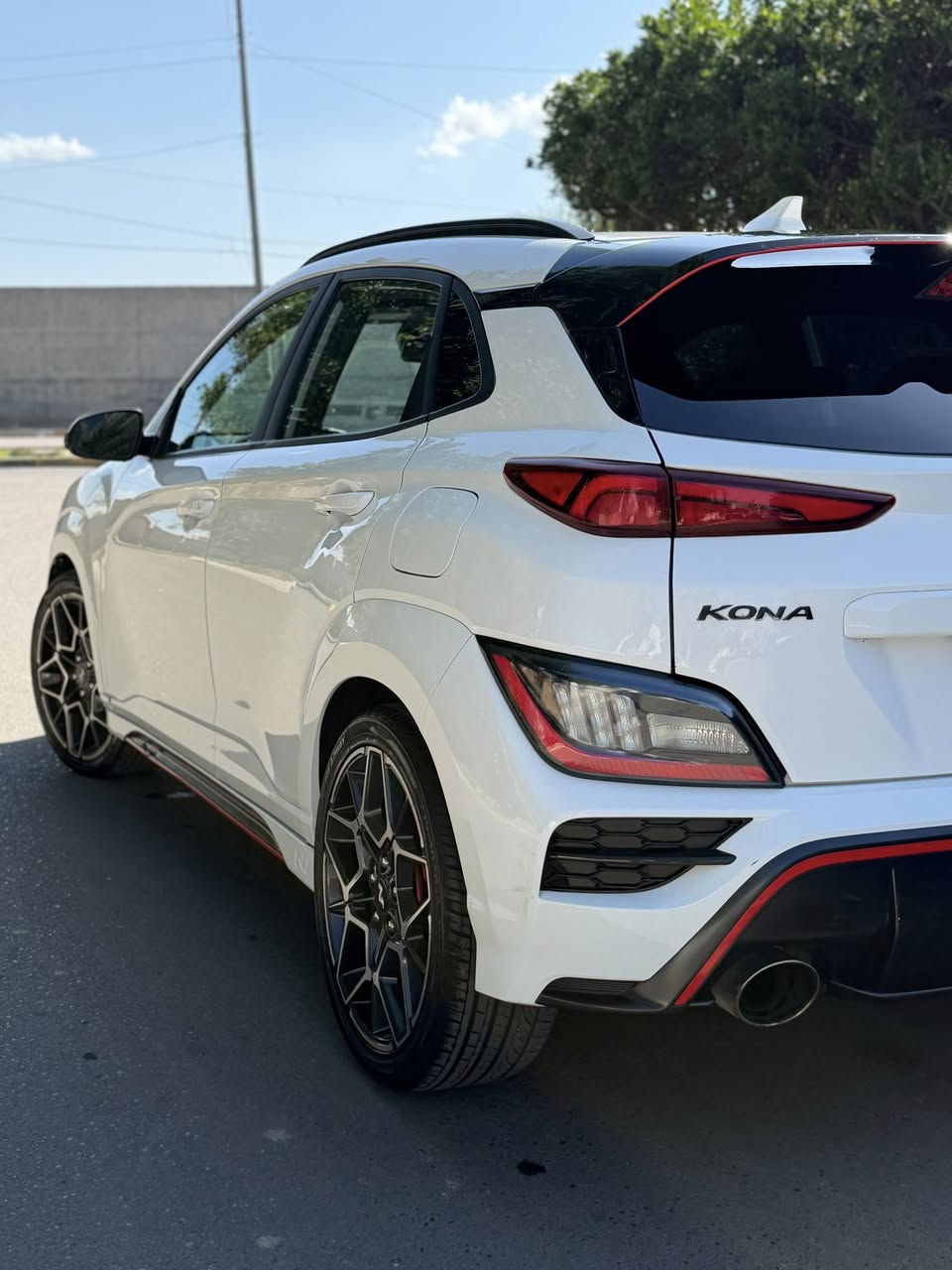 السلام عليكم
كونا N موديل 2022🚀🚀🚀
محرك 2000 توربو مو ستوك
برمجة امريكا full safety 🇺🇸 stage 2
شوته SXTH 
بلكات رياضي وفيتبم رياضي 
ماشية 11ميلً
وارد امريكي حادث جاملغ تبديل +جاملغ + بنيد 
5 انظمة قيادة ( ايكو - نورمل - سنو - سبورت )
واكيد مود الـ N
الكشن حضن واكيد مختم N
كشن تدفئ 
ويل 19 البلادي
شاشة كاربلي 
نقاط عمياء 
اوتو ستوب امامي
اوتو ستوب خلفي 
تحكم ستيرن
شفتات ستيرن
كروز سرعه 
شحن لاسلكي 
كامرا خلفية دوارة
كير DSG  يجي 8 سرعات⚙️
سماعات سستم بلادي harman/kardon
السيارة خير من الله ماناقصها اي شي كلشي ادامة مسوي الها تجي وتشوف بعينك من جميع النواحي 
الرقم :***********
الرقم : ***********
