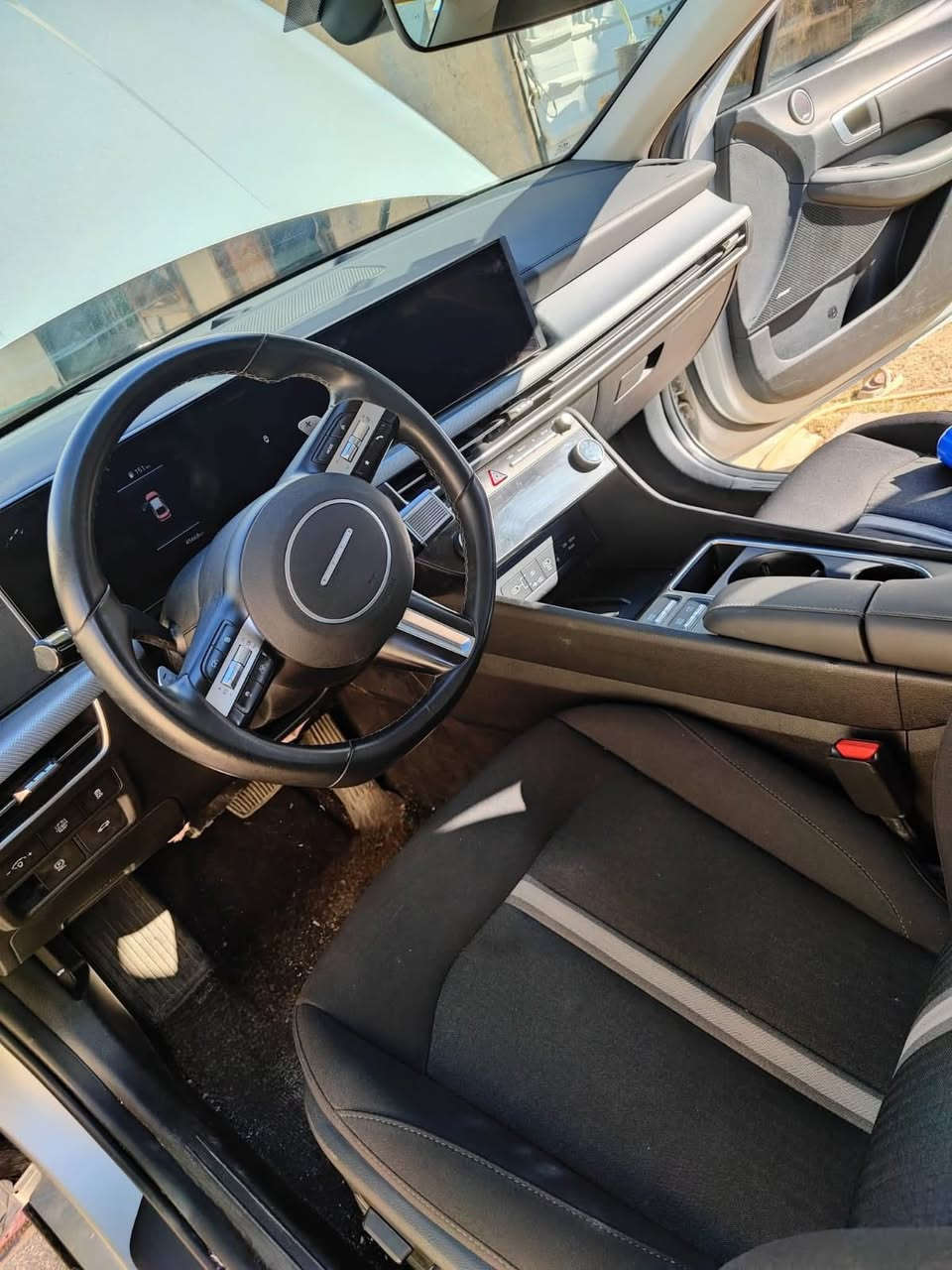 سوناتا 2025 هايبرد
المواصفات SEL نص فول 

الرقم بغداد  بسمي مرقم جديد

السعر 177 

رادار 360 مع كامرة خلفية 

مثبت مسار وقيادة تلقائي 

تبريد قطعتين وكشانة تدفئة 

لايت لد متصل مع زنون 

الضرر : الصفحه الجانبية بابين وجاملغ مبدلات بلادي 

التكمه سحب خفيف بدون صبغ او تعديل 

ويل كب كامل 

السيارة كامل شغاله ايرباك فقط دركه وبردات جهة عكس السايق طاگه

شاشة كار بلاي
الرقم واتساب ***********
